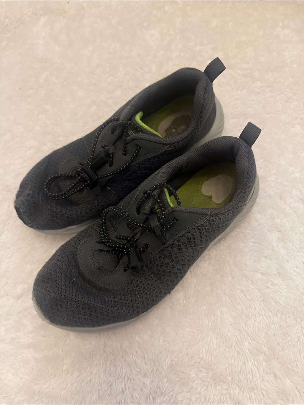 Skechers Running shoe kids size 2.5